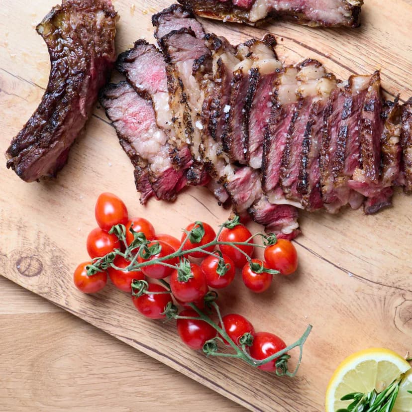 Chuletón a la brasa en lonchas