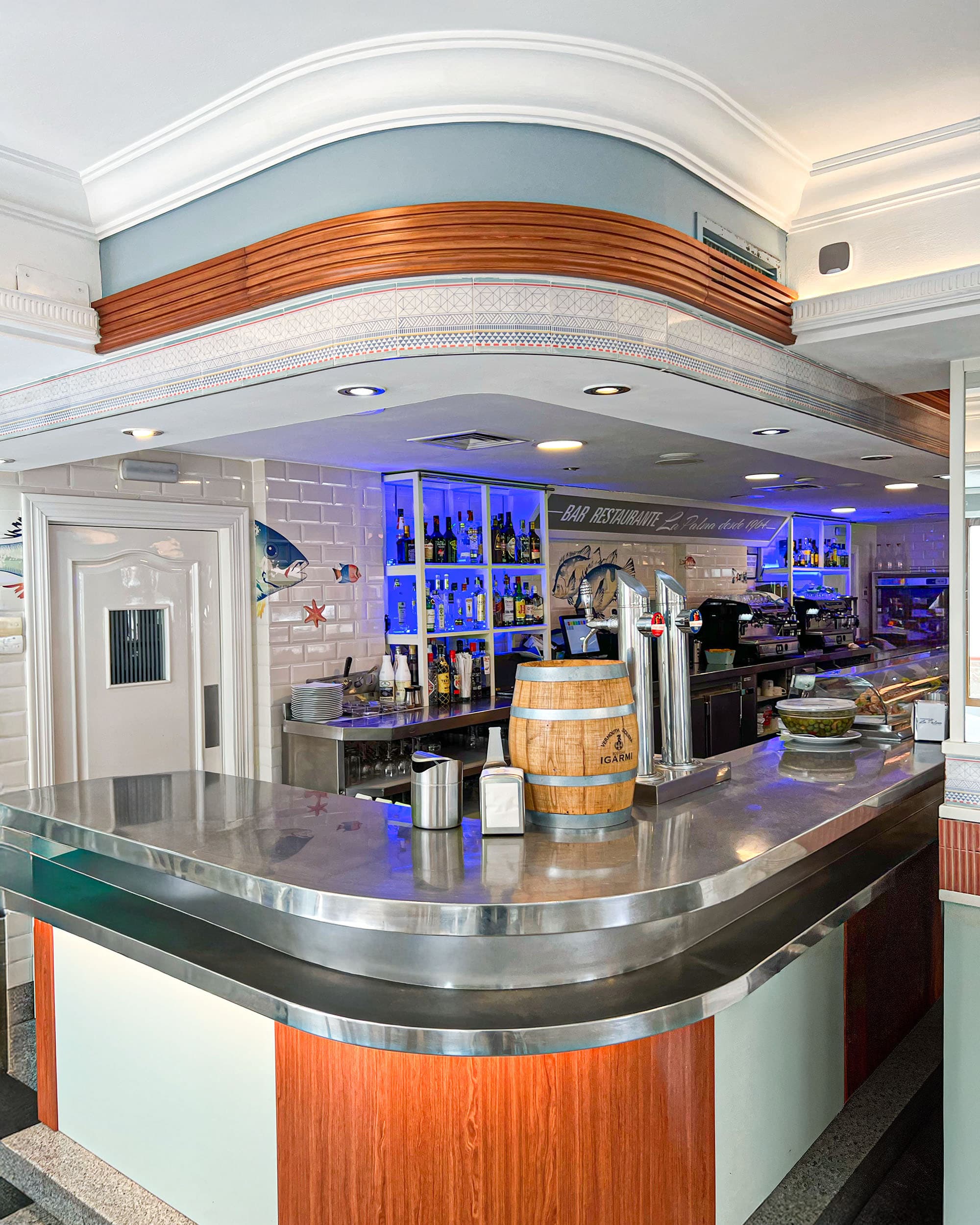 Sala del Restaurante La Palma en el centro histórico de Estepona